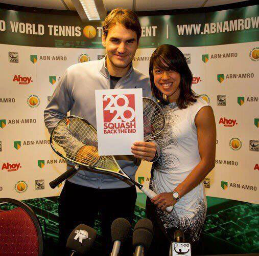 Roger Federer insieme alla pluricampionessa del mondo Nicol David